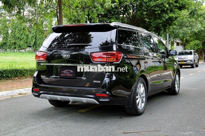 Kia Sedona 2019 90.000 km Đen