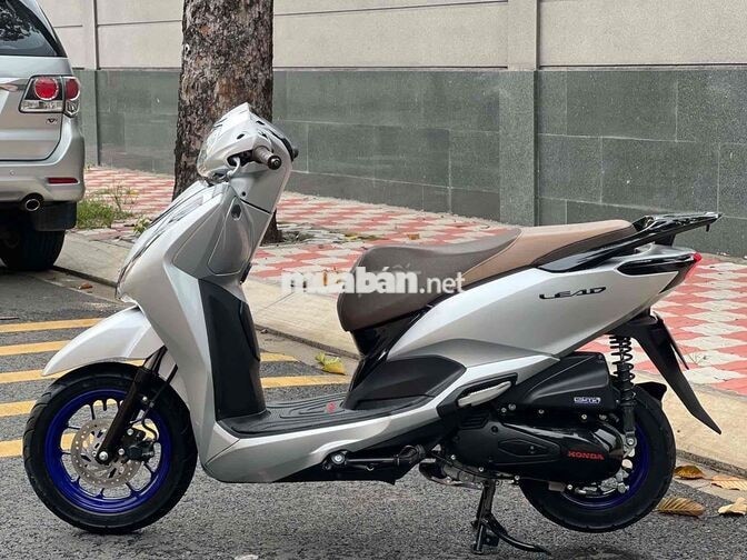 Honda Lead 4Van 2022 Bạc posche mâm xanh mới 98 %