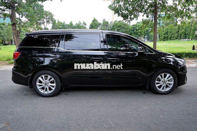 Kia Sedona 2019 90.000 km Đen