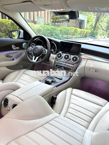 Merc C200 Exclusive Trắng/Kem 2021, odo 32 ngàn Km