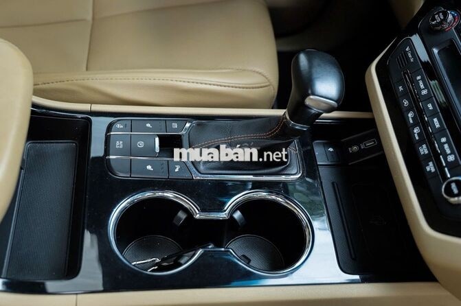 Kia Sedona 2019 90.000 km Đen