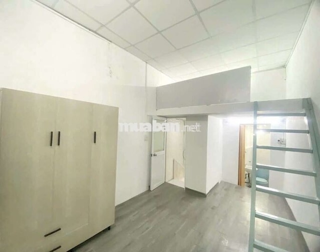 nhà sát mt vị trí kd đẹp tr L lầu 1pn lớn 2vs Lê văn sỹ p13 PN