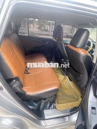 Toyota Innova 2017 Bạc 7 chỗ số sàn