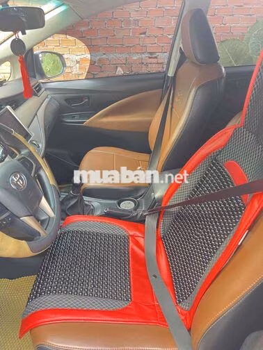 Toyota Innova 2017 Bạc 7 chỗ số sàn