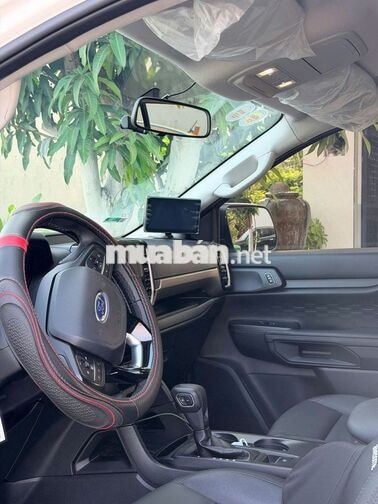 Ford Everest Ambiente  2025 Trắng 13.000km