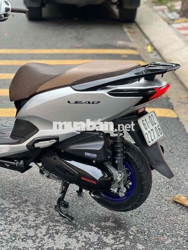 Honda Lead 4Van 2022 Bạc posche mâm xanh mới 98 %