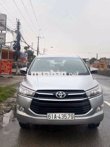 Toyota Innova 2017 Bạc 7 chỗ số sàn