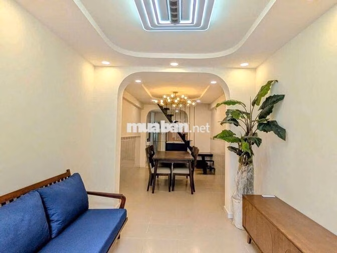 Nhà hẻm 4m, sát chợ Nguyễn Đình Chiểu-Phan Xích Long