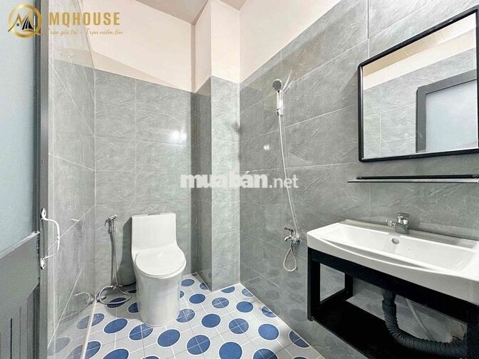CĂN HỘ 2 PHÒNG NGỦ CHO THUÊ VƯỜN LÀI SV ĐH VĂN HIẾN CỬA SỔ MÁY GIẶT