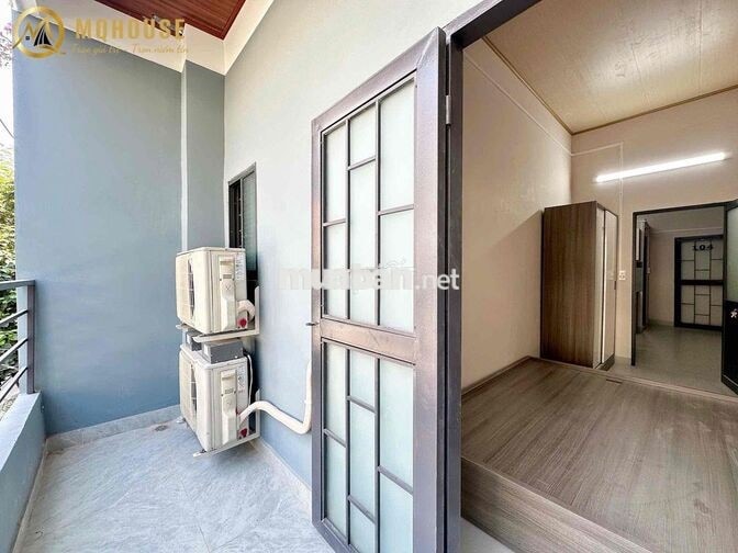 CĂN HỘ 2 PHÒNG NGỦ CHO THUÊ VƯỜN LÀI SV ĐH VĂN HIẾN CỬA SỔ MÁY GIẶT