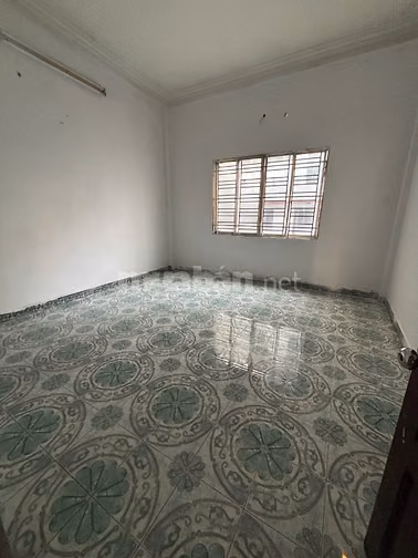 CHO THUÊ CĂN ĐÔI MT HOÀNG VĂN THỤ  7,6x18M, 1 TRỆT 3 LẦU, GẦN 400M  GI
