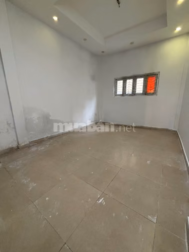CHO THUÊ CĂN ĐÔI MT HOÀNG VĂN THỤ  7,6x18M, 1 TRỆT 3 LẦU, GẦN 400M  GI
