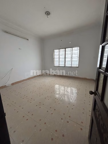 CHO THUÊ CĂN ĐÔI MT HOÀNG VĂN THỤ  7,6x18M, 1 TRỆT 3 LẦU, GẦN 400M  GI