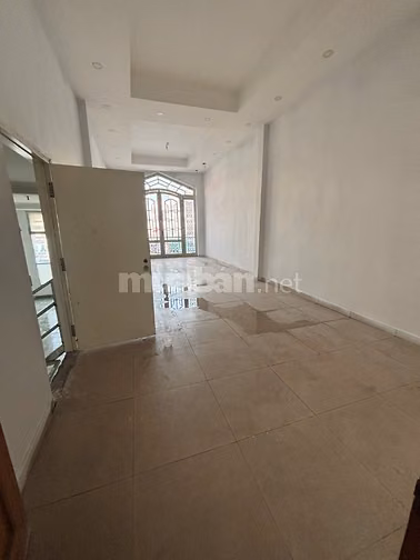 CHO THUÊ CĂN ĐÔI MT HOÀNG VĂN THỤ  7,6x18M, 1 TRỆT 3 LẦU, GẦN 400M  GI