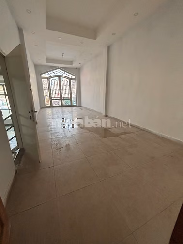 CHO THUÊ CĂN ĐÔI MT HOÀNG VĂN THỤ  7,6x18M, 1 TRỆT 3 LẦU, GẦN 400M  GI