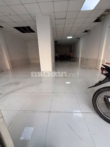CHO THUÊ CĂN ĐÔI MT HOÀNG VĂN THỤ  7,6x18M, 1 TRỆT 3 LẦU, GẦN 400M  GI