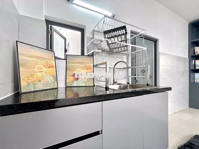 Phòng ban công, cửa sổ, mới xây