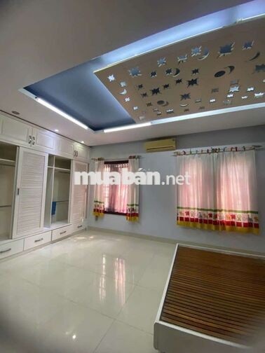Cho thuê nhà 4 tầng 5pn có hầm khu Tên Lửa 