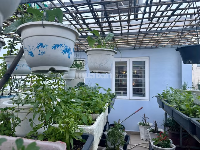 NHÀ MỚI, THOÁNG ĐẸP, CHỖ ĐẬU OTO