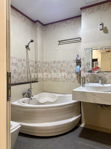 NHÀ MỚI, THOÁNG ĐẸP, CHỖ ĐẬU OTO