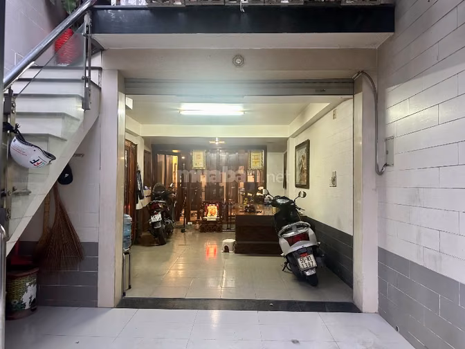 NHÀ MỚI, THOÁNG ĐẸP, CHỖ ĐẬU OTO