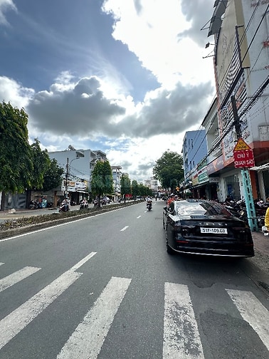 Nhà phước bình kinh doanh, 100m2, đường rộng 16m, sổ đẹp, giá 12 tỷ