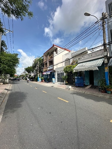 Nhà phước bình kinh doanh, 100m2, đường rộng 16m, sổ đẹp, giá 12 tỷ