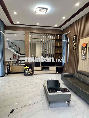 bán nhà giá bằng 50% thị trường
