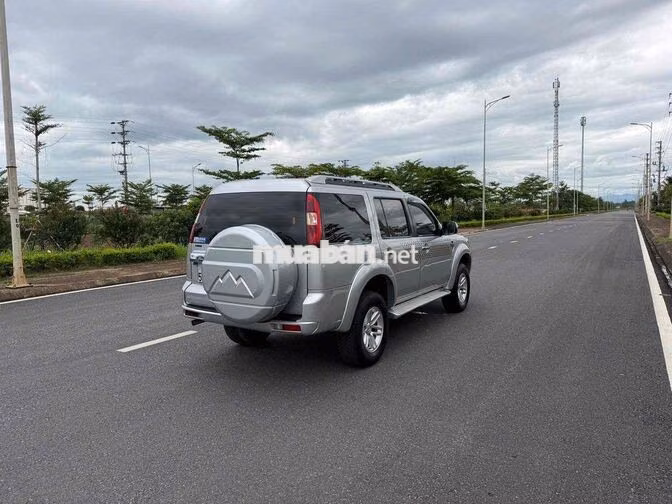 Ford Everest 2011 Số sàn Bạc