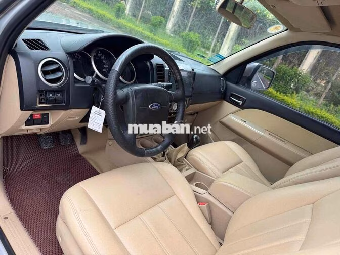 Ford Everest 2011 Số sàn Bạc