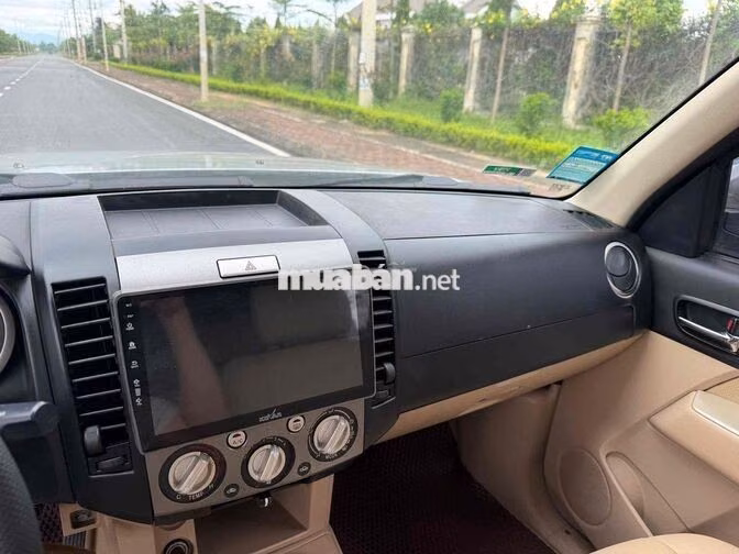 Ford Everest 2011 Số sàn Bạc