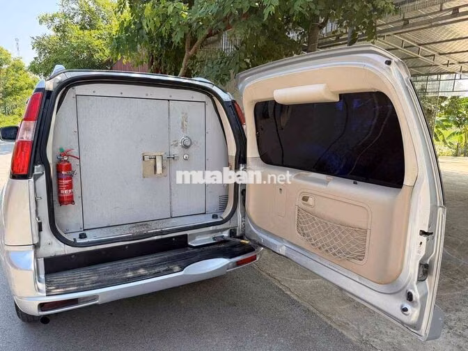Ford Everest 2011 Số sàn Bạc