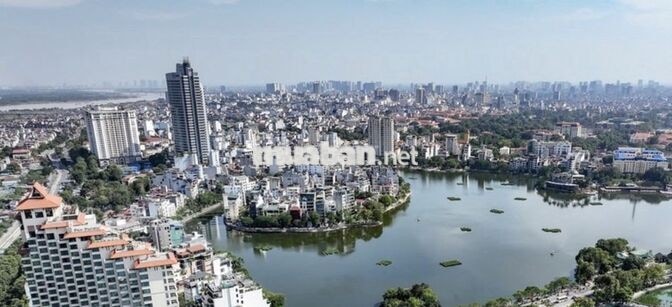 Cho thuê nhà mặt hồ Trúc Bạch, phố Trấn Vũ, Ba Đình, Hà Nội