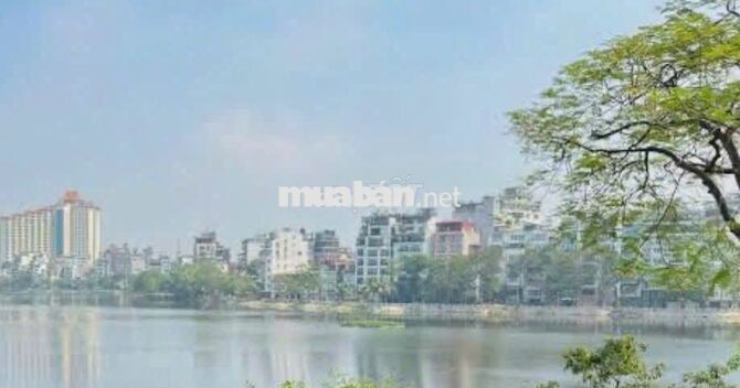 Cho thuê nhà mặt hồ Trúc Bạch, phố Trấn Vũ, Ba Đình, Hà Nội