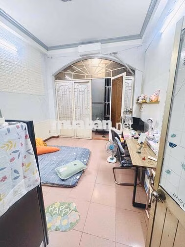 Phòng trọ có ban công, tolet riêng, bếp riêng (phòng trống)