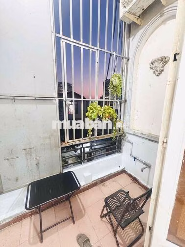 Phòng trọ có ban công, tolet riêng, bếp riêng (phòng trống)