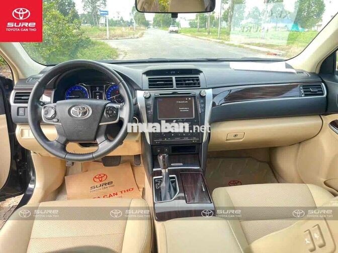 Toyota Camry 2.0E 2017 Đen Tự động 56.000 km