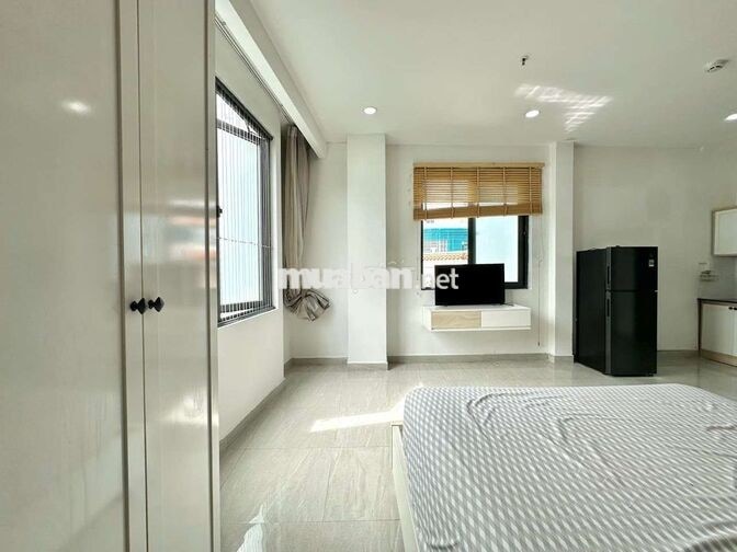 Em còn 1 phòng studio siêu rộng rẻ ngay trung tâm Quận 10 - Quận 3 