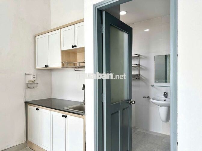Em còn 1 phòng studio siêu rộng rẻ ngay trung tâm Quận 10 - Quận 3 