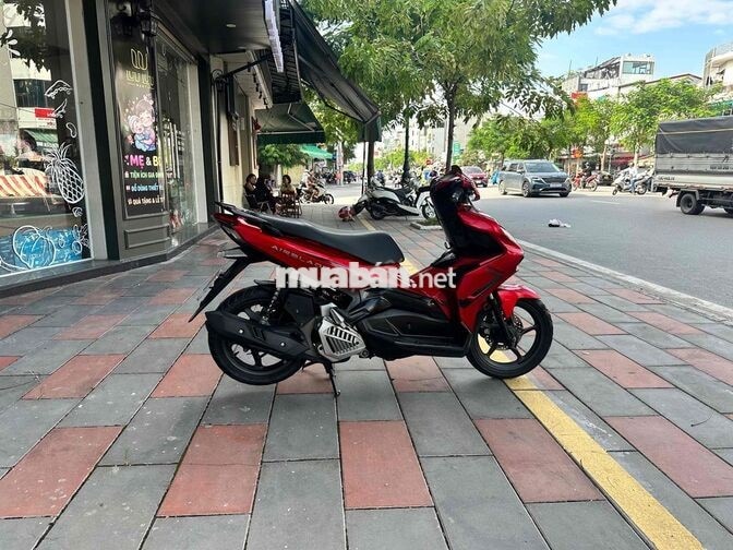 Honda Air Blade 2022 Đỏ Chính Chủ đứng bán