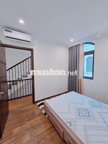 CHO THUÊ LIỀN KỀ 5 TẦNG – FULL ĐỒ CAO CẤP SÁT VINCOM – 20 TRIỆU/THÁNG