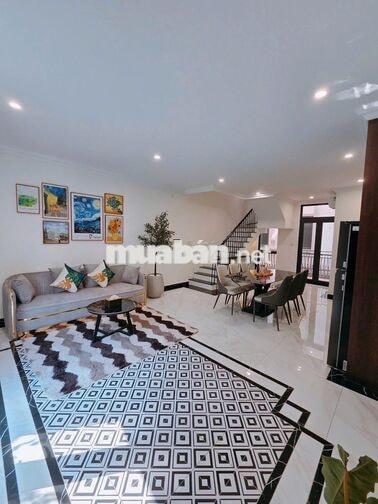CHO THUÊ LIỀN KỀ 5 TẦNG – FULL ĐỒ CAO CẤP SÁT VINCOM – 20 TRIỆU/THÁNG
