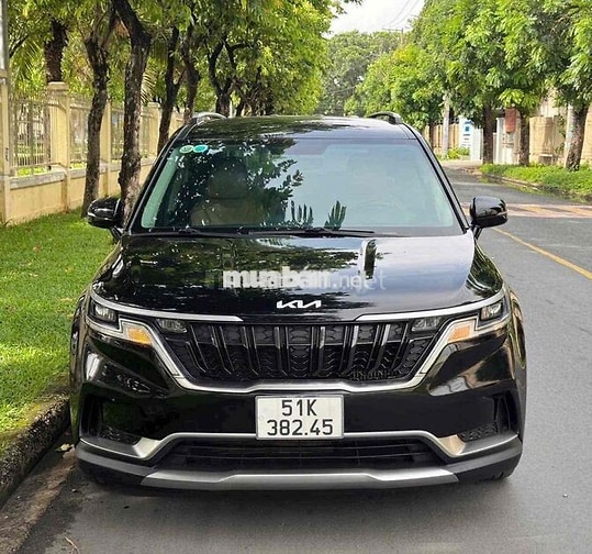Kia Carnival Luxury 2022 8 chỗ Đen 78000 km