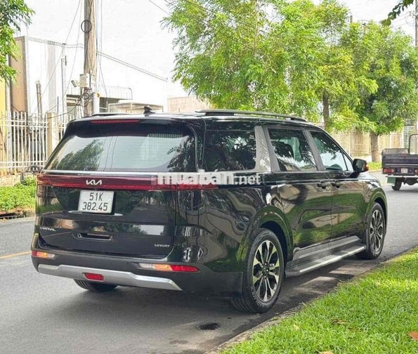 Kia Carnival Luxury 2022 8 chỗ Đen 78000 km