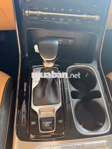 Kia Carnival Luxury 2022 8 chỗ Đen 78000 km