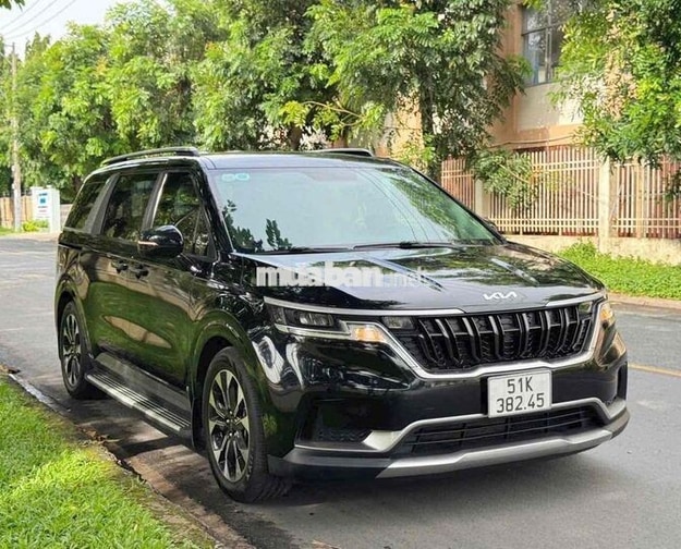 Kia Carnival Luxury 2022 8 chỗ Đen 78000 km