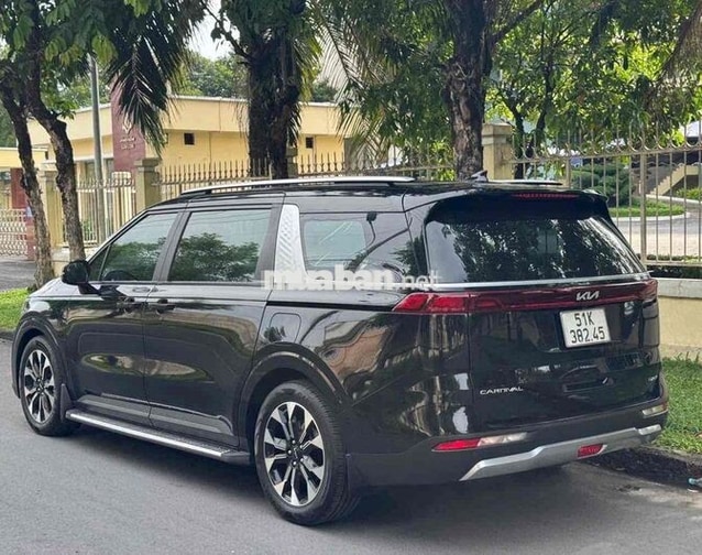 Kia Carnival Luxury 2022 8 chỗ Đen 78000 km