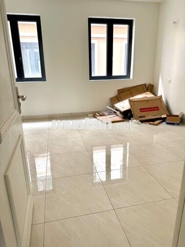 CHO THUÊ VĂN PHÒNG VỊNH THIÊN ĐƯỜNG 75M² – 5 TẦNG