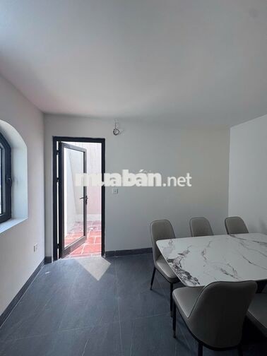 CHO THUÊ LIỀN KỀ 72M² – 5 TẦNG – CÓ THANG MÁY – 13,5 TRIỆU/THÁNG