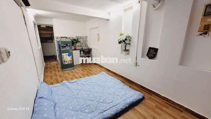 Phòng trệt ngay mặt đất lối đi riêng siêu rẻ ngay trung tâm Quận 10